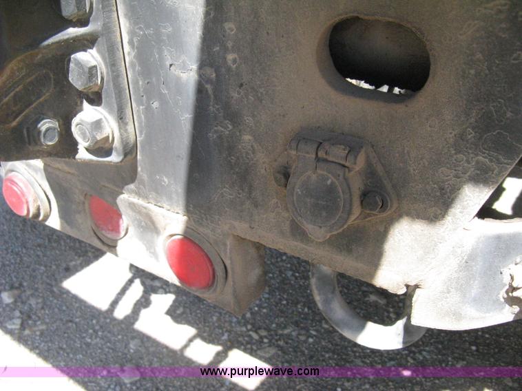 image for item D8363 2002 Mack RD688S roll-off truck