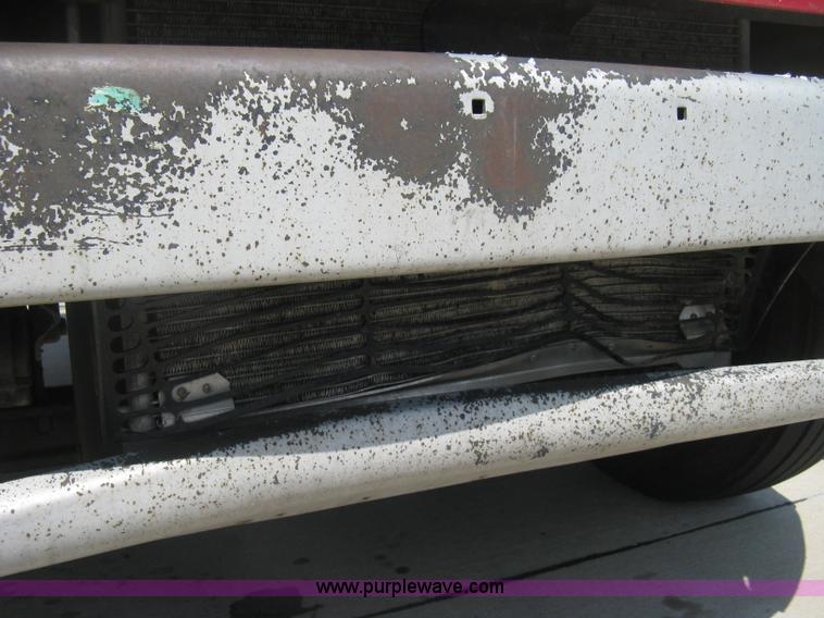 image for item D8373 2004 Mercedes Benz Business Class M2 truck cab and chassis