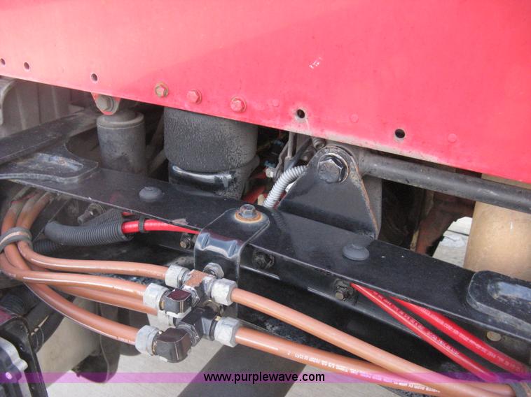 image for item D8373 2004 Mercedes Benz Business Class M2 truck cab and chassis