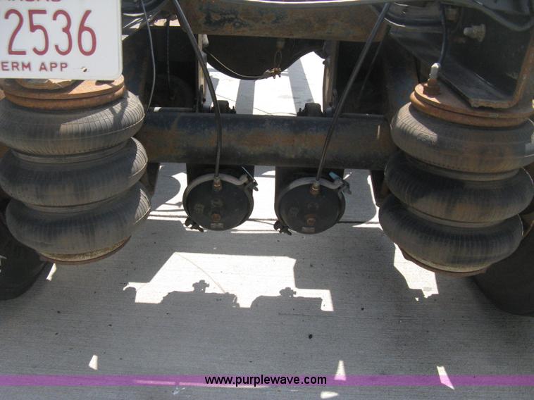 image for item D8373 2004 Mercedes Benz Business Class M2 truck cab and chassis