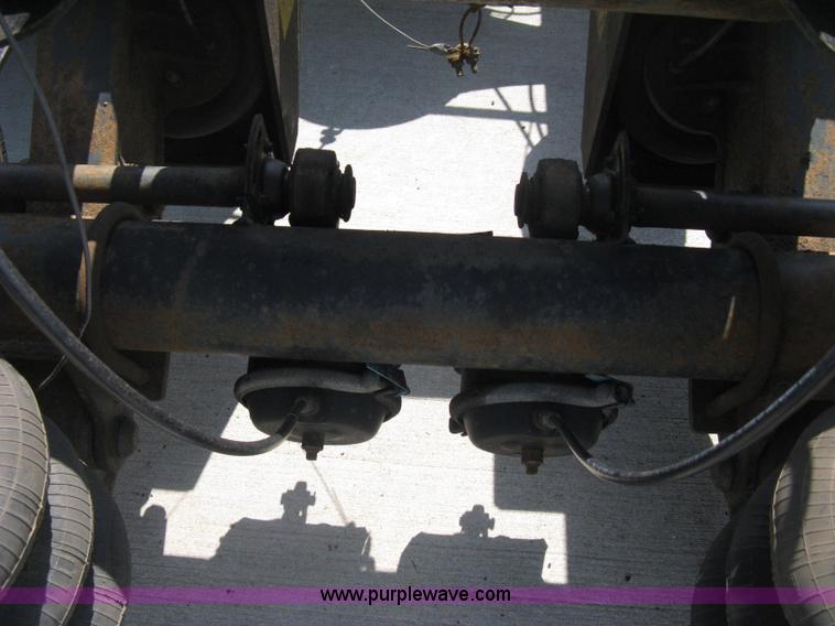 image for item D8373 2004 Mercedes Benz Business Class M2 truck cab and chassis