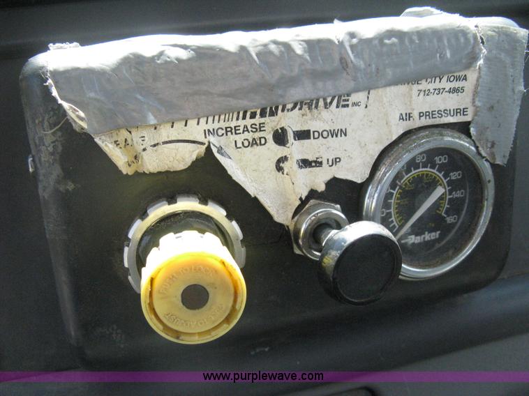 image for item D8373 2004 Mercedes Benz Business Class M2 truck cab and chassis