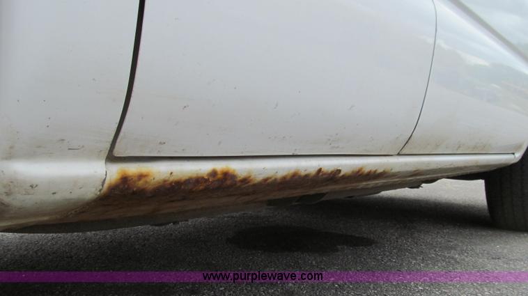 image for item E3955 2005 Chevrolet Silverado 1500 Extended Cab pickup truck