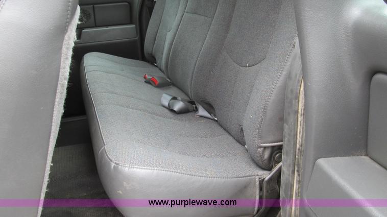 image for item E3955 2005 Chevrolet Silverado 1500 Extended Cab pickup truck