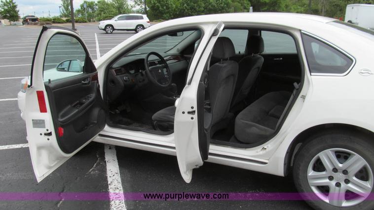 image for item E3956 2007 Chevrolet Impala LS