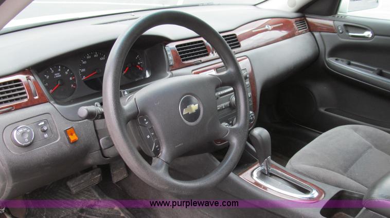image for item E3956 2007 Chevrolet Impala LS