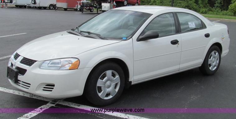 image for item E3960 2004 Dodge Stratus SE