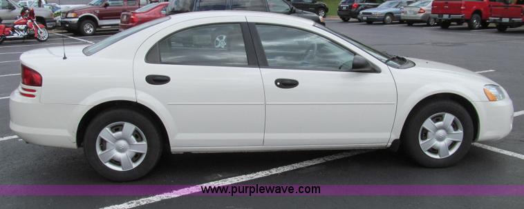 image for item E3960 2004 Dodge Stratus SE