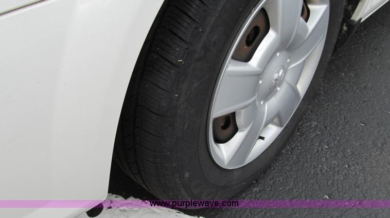 image for item E3960 2004 Dodge Stratus SE