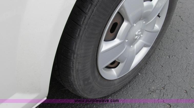 image for item E3960 2004 Dodge Stratus SE