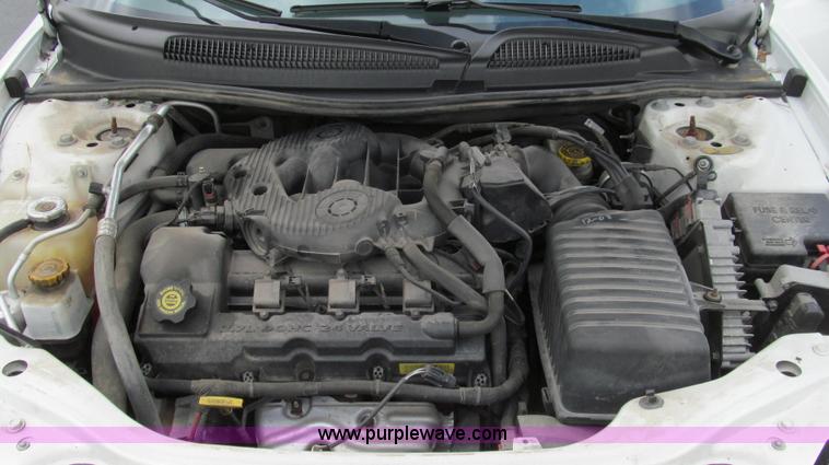 image for item E3960 2004 Dodge Stratus SE
