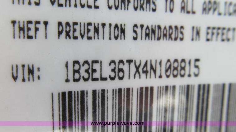 image for item E3960 2004 Dodge Stratus SE