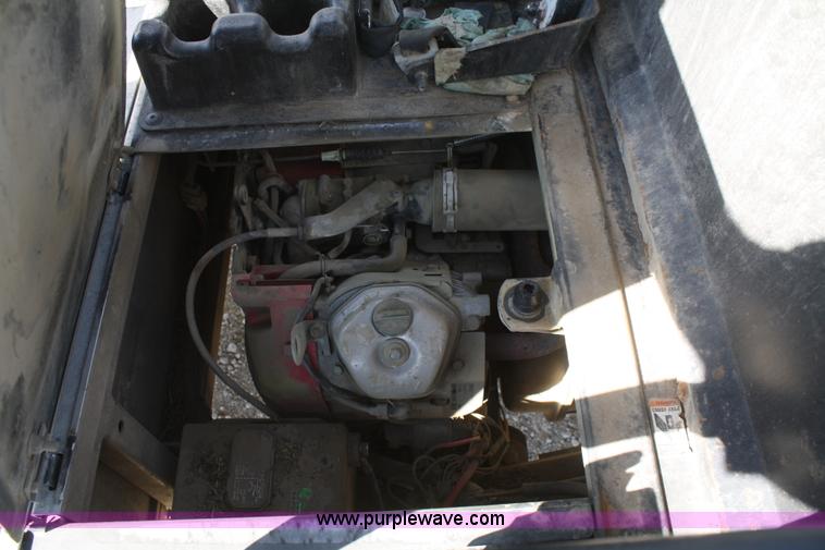 image for item F2532 2006 Club Car XRT1500 utility vehicle