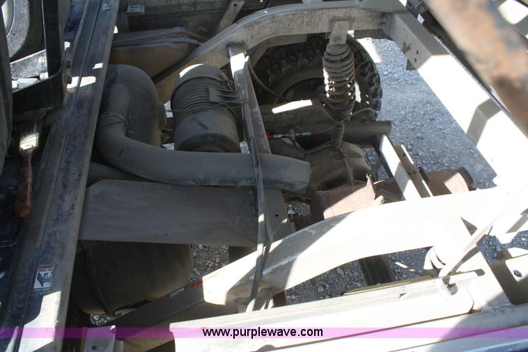 image for item F2532 2006 Club Car XRT1500 utility vehicle