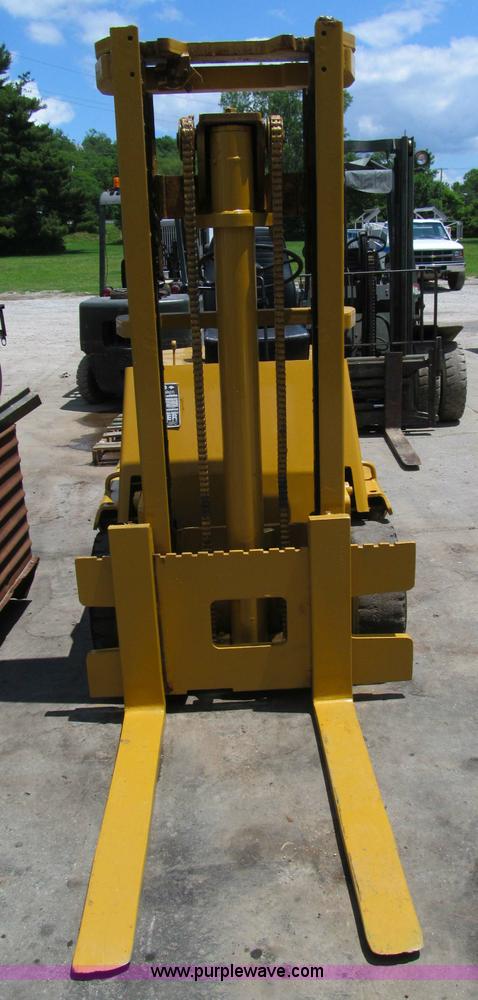 image for item F5080 Baker Industrial FGD-060 forklift