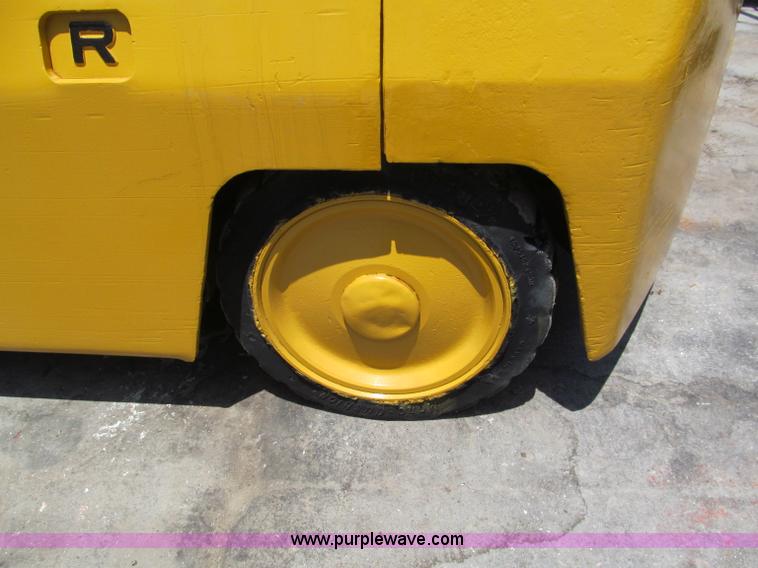 image for item F5080 Baker Industrial FGD-060 forklift