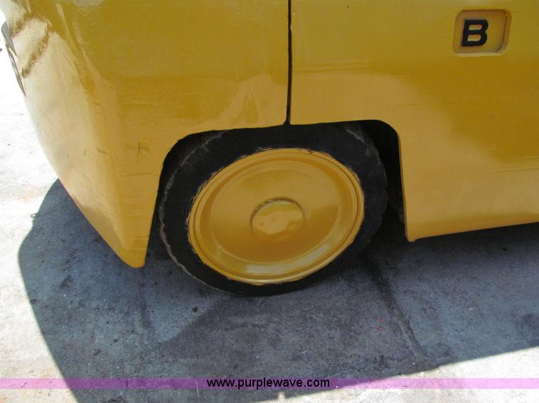 image for item F5080 Baker Industrial FGD-060 forklift