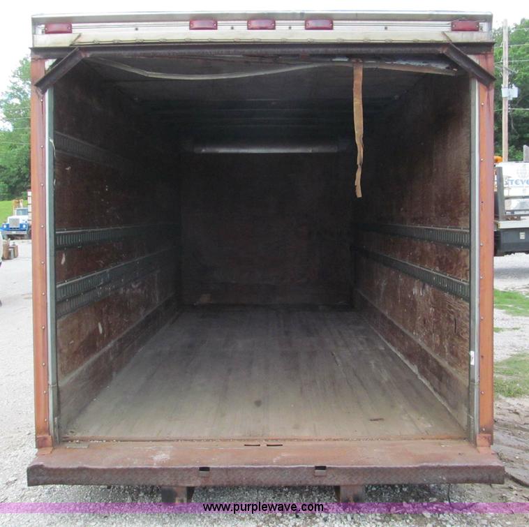 image for item F5089 1989 Morgan Corporation 18'L truck toolbox