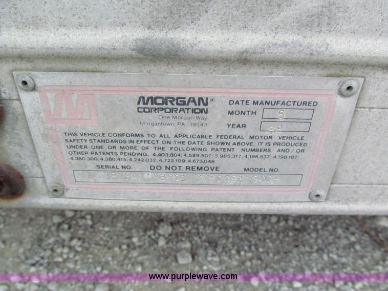 image for item F5089 1989 Morgan Corporation 18'L truck toolbox