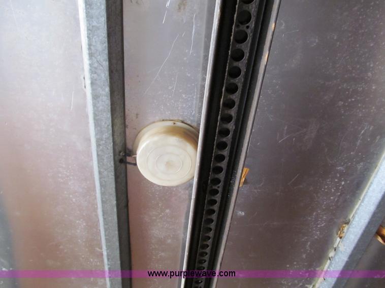 image for item F5089 1989 Morgan Corporation 18'L truck toolbox