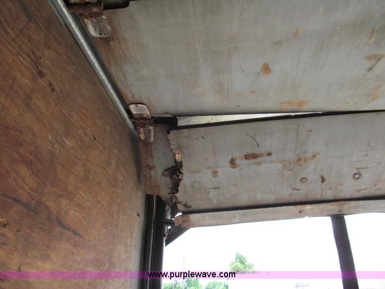 image for item F5089 1989 Morgan Corporation 18'L truck toolbox