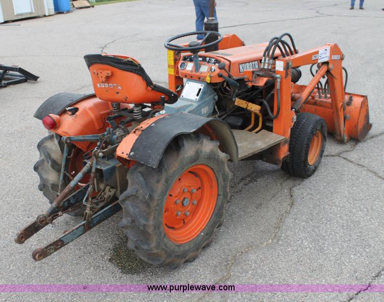 image for item F8606 Kubota B7100 WST tractor