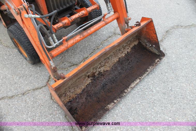 image for item F8606 Kubota B7100 WST tractor