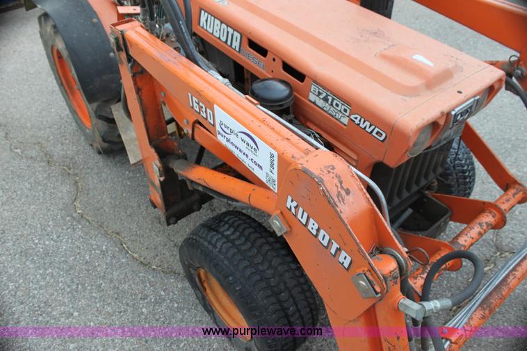 image for item F8606 Kubota B7100 WST tractor