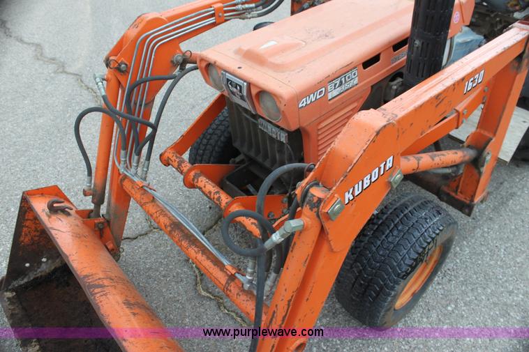 image for item F8606 Kubota B7100 WST tractor