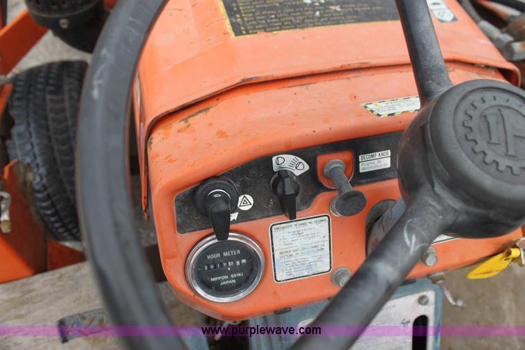 image for item F8606 Kubota B7100 WST tractor