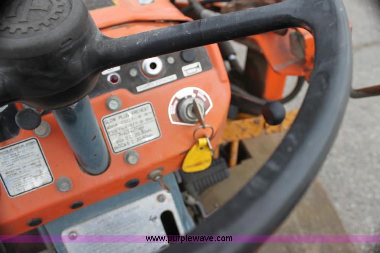 image for item F8606 Kubota B7100 WST tractor