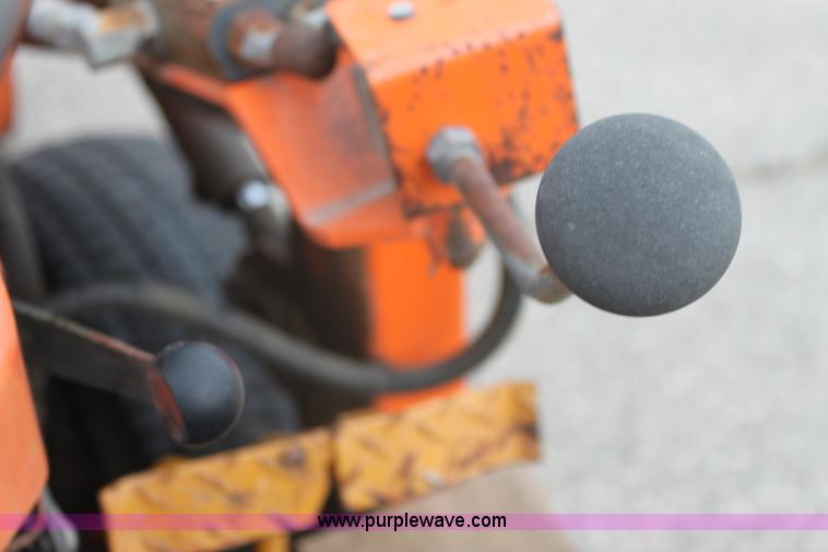 image for item F8606 Kubota B7100 WST tractor