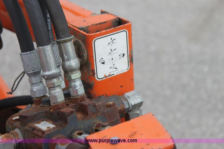 image for item F8606 Kubota B7100 WST tractor