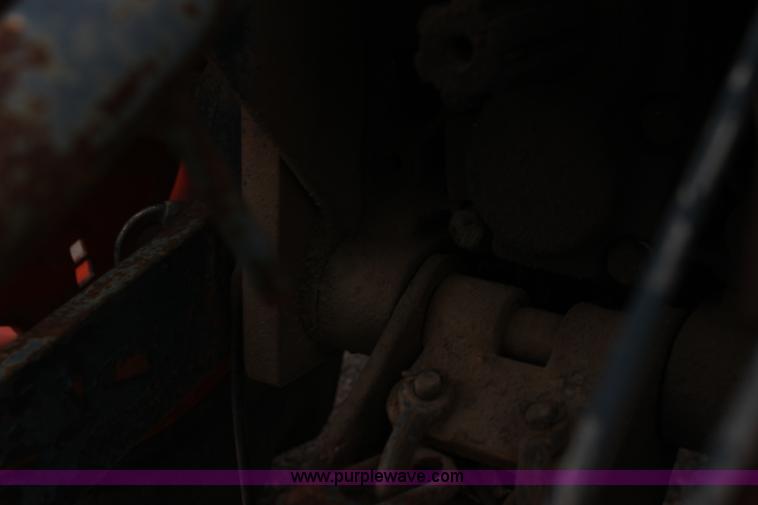 image for item F8606 Kubota B7100 WST tractor