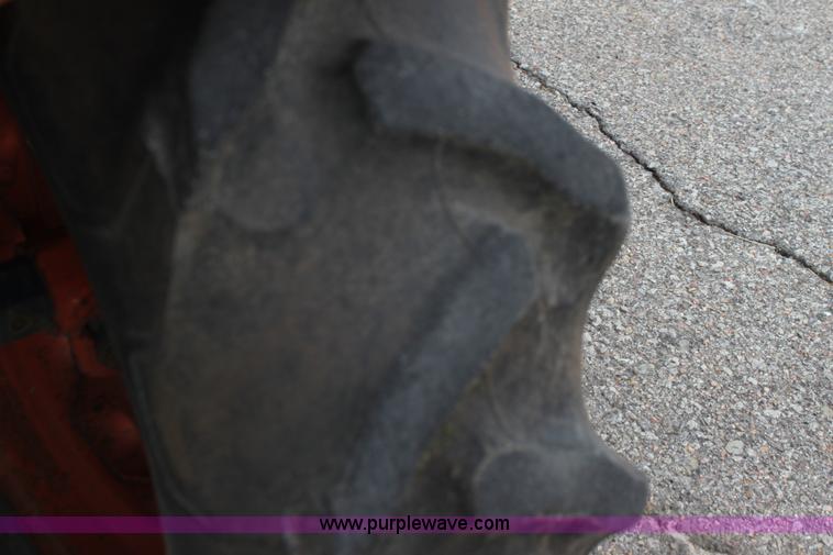 image for item F8606 Kubota B7100 WST tractor