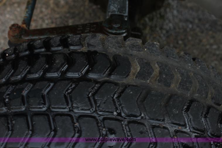 image for item F8606 Kubota B7100 WST tractor