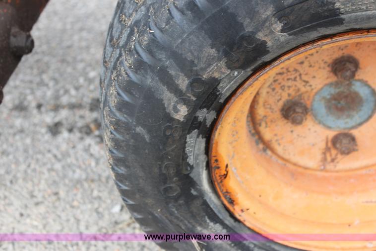 image for item F8606 Kubota B7100 WST tractor