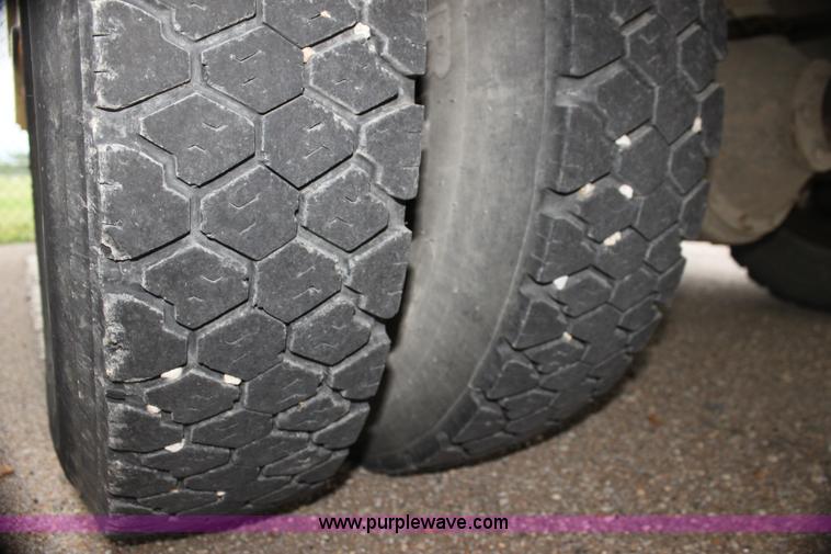 image for item F8607 1990 GMC 6000 school bus