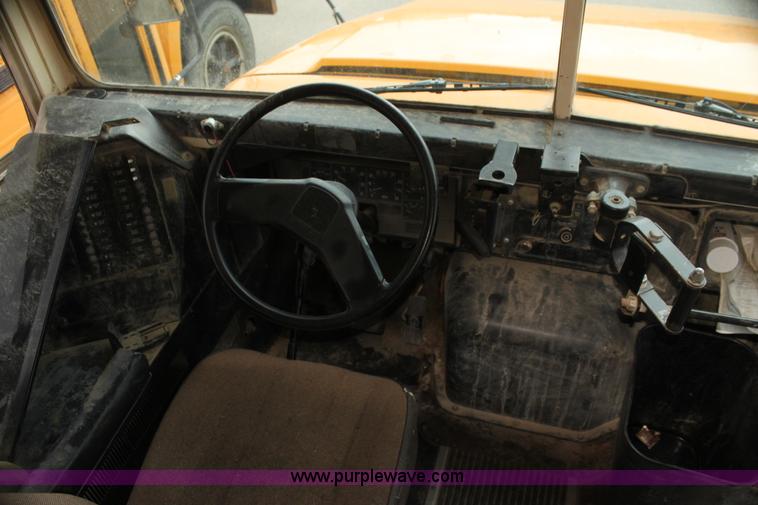 image for item F8608 1997 International 3800 school bus