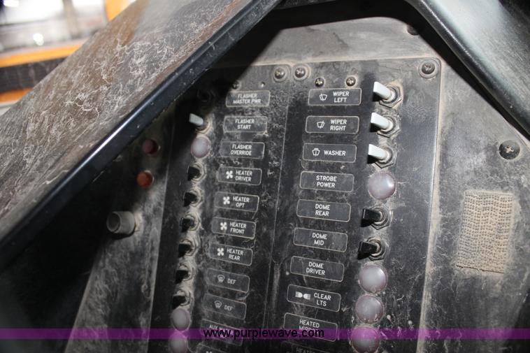 image for item F8608 1997 International 3800 school bus