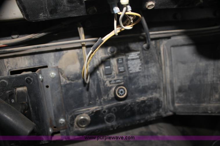 image for item F8608 1997 International 3800 school bus