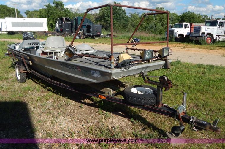 image for item G3212 1989 Alweld aluminum fishing boat and trailer