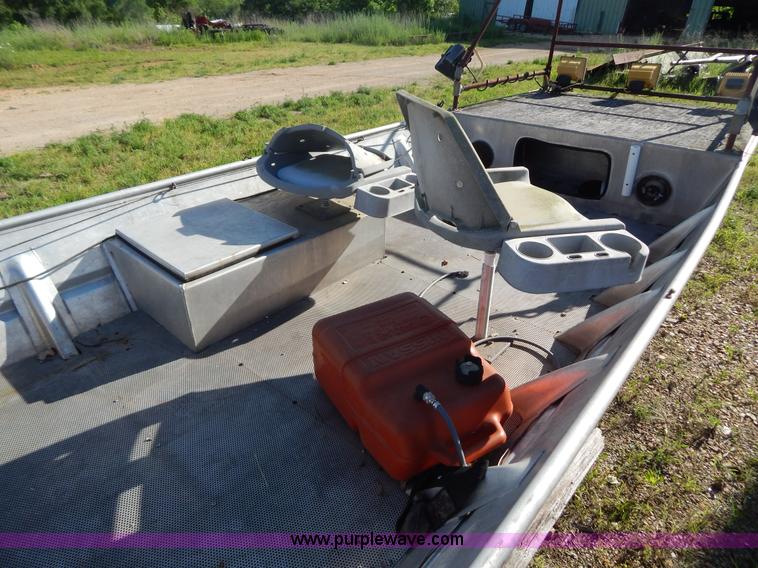 image for item G3212 1989 Alweld aluminum fishing boat and trailer