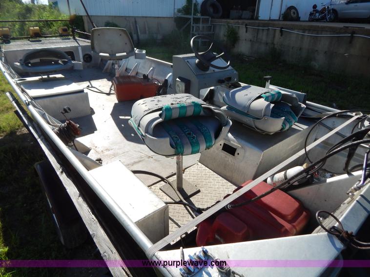 image for item G3212 1989 Alweld aluminum fishing boat and trailer