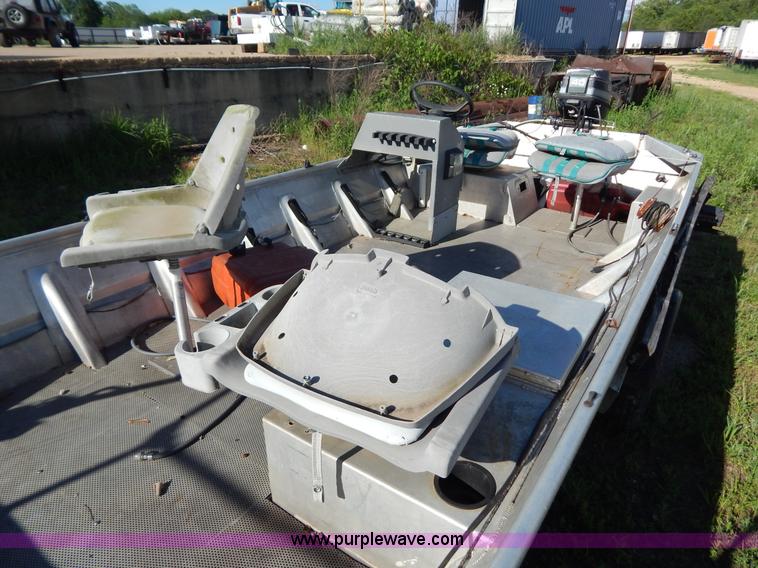image for item G3212 1989 Alweld aluminum fishing boat and trailer