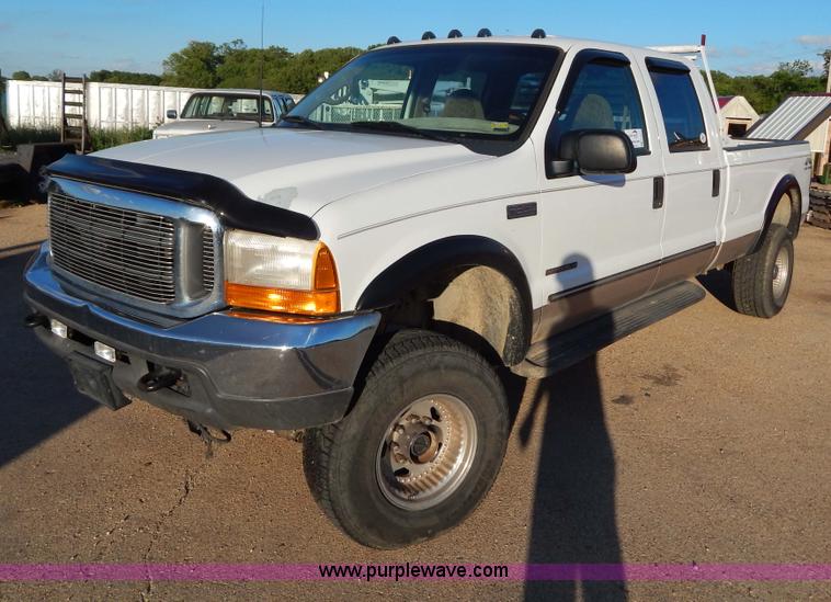 image for item G3217 2000 Ford F350 Super Duty Crew Cab pickup truck