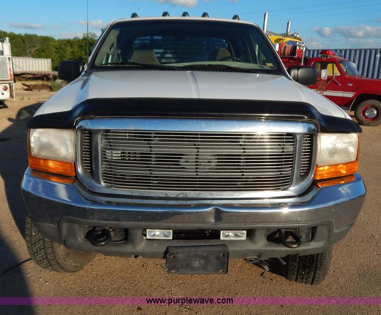 image for item G3217 2000 Ford F350 Super Duty Crew Cab pickup truck