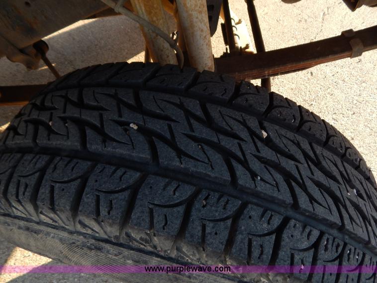 image for item G3217 2000 Ford F350 Super Duty Crew Cab pickup truck