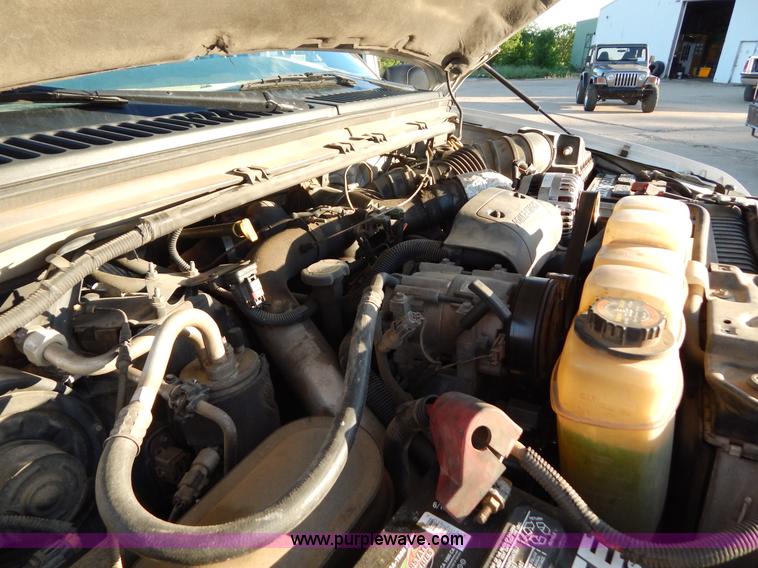 image for item G3217 2000 Ford F350 Super Duty Crew Cab pickup truck