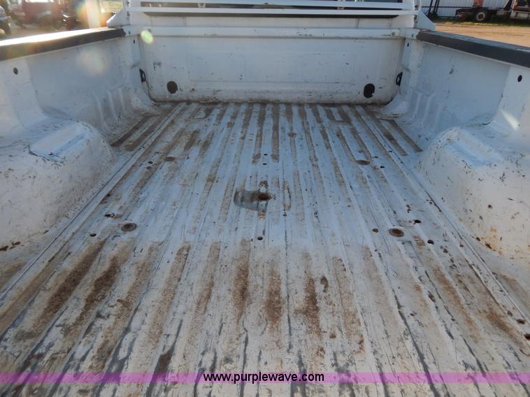 image for item G3217 2000 Ford F350 Super Duty Crew Cab pickup truck